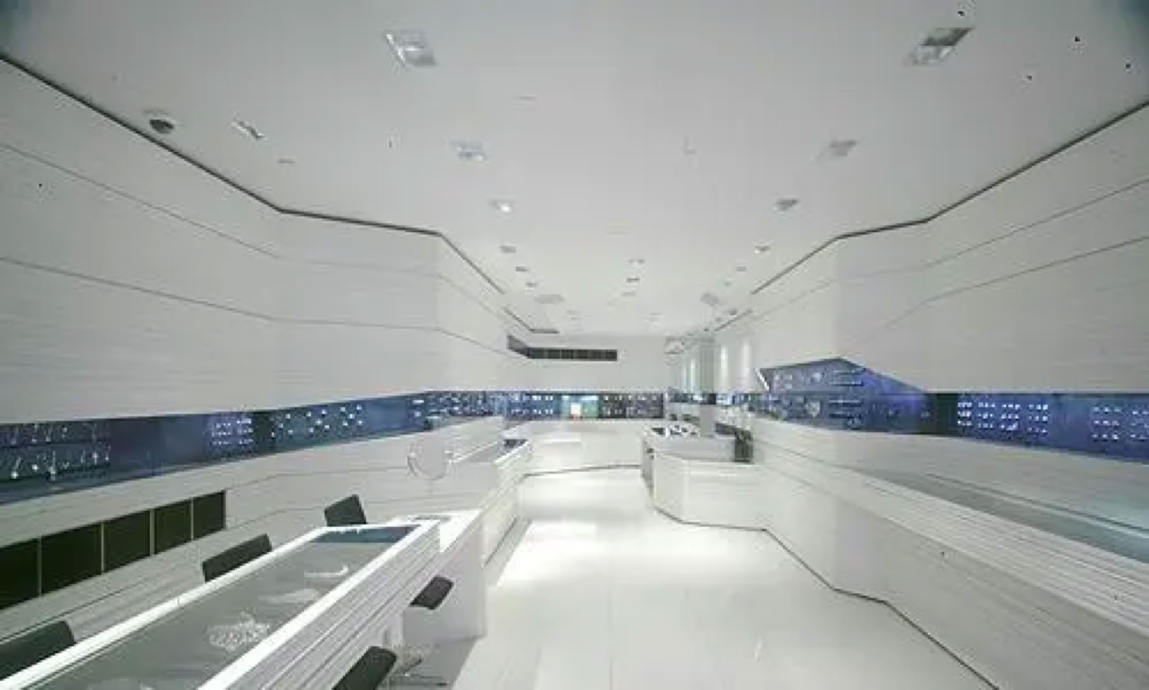Completed interior of the Jacob & Co. 57th Street flagship. Swiss Packaging delivered display systems and lighting, creating a controlled luxury retail environment with consistent product presentation.